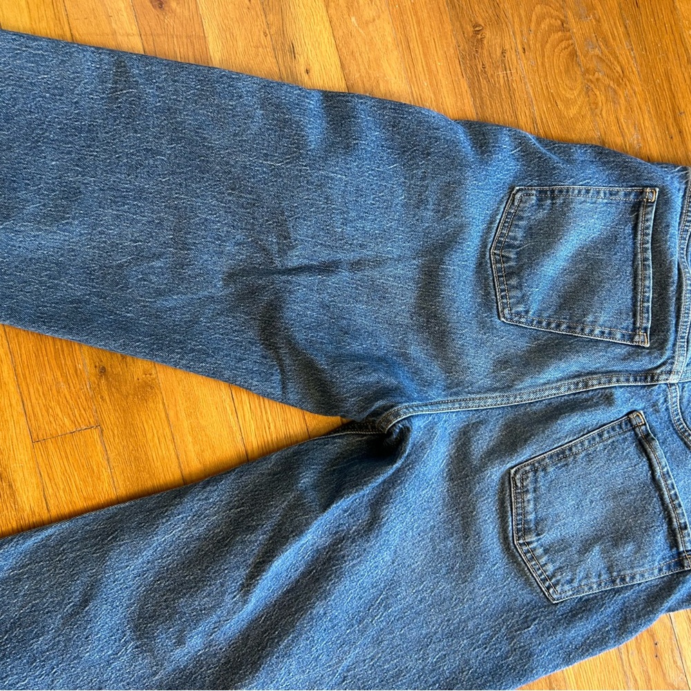 Old Navy Extra High Rise Capis - Picture 6 of 9